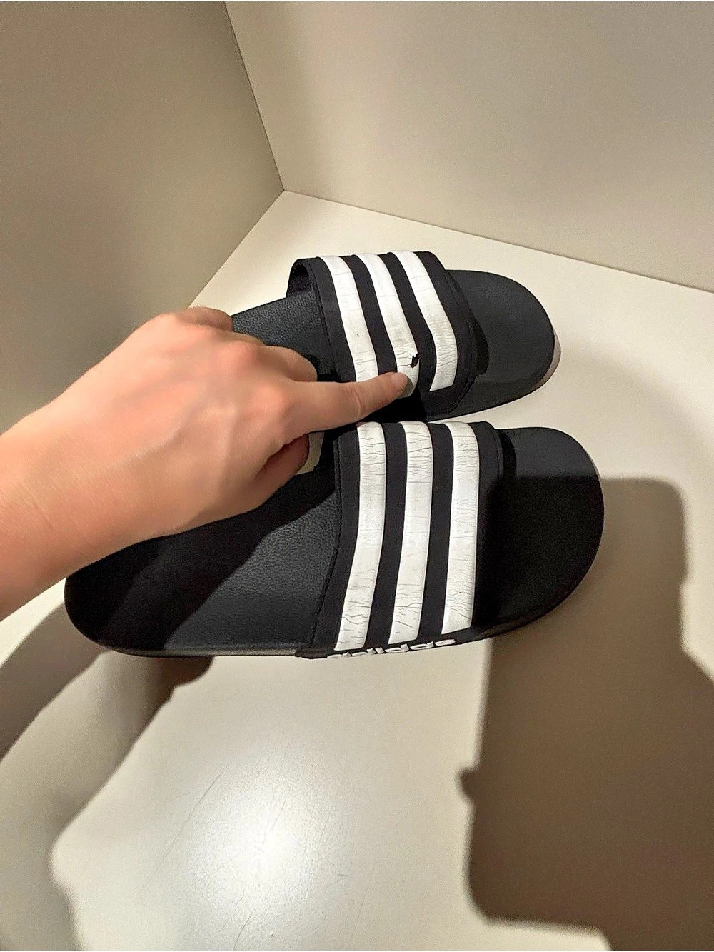 adidas Adilette Aqua Slides Striped in Black & White sz 6